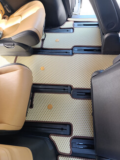 Коврики на KIA Carnival IV 9 мест 2020 - 2025 в Казани Коврики на KIA Carnival IV 9 мест 2020 - 2025 в Казани